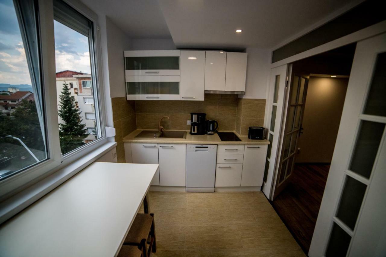 Apartament Sorina Maria Leilighet Deva Eksteriør bilde